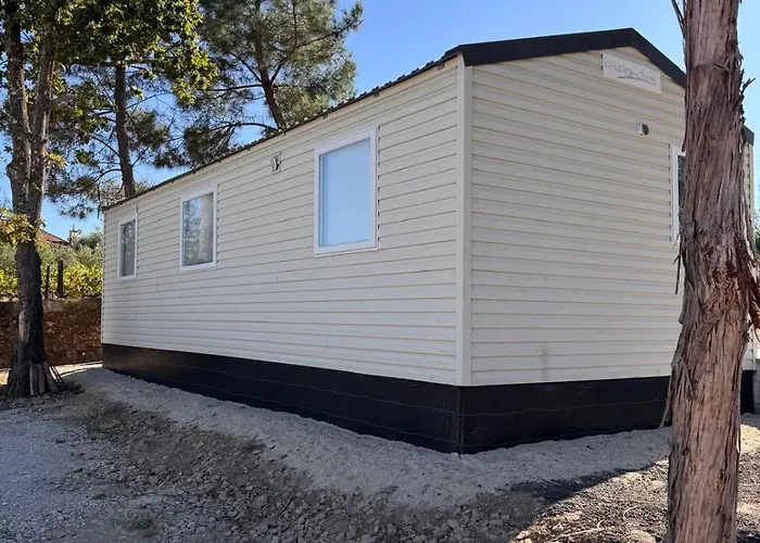 School Motorhomepark - Aldeamento Turistico * Ovoa