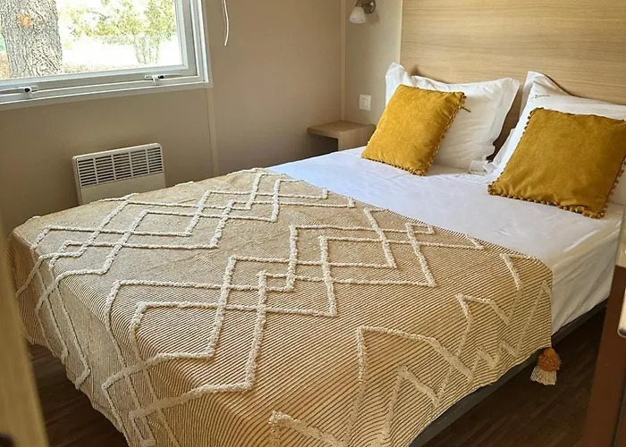 School Motorhomepark - Aldeamento Turistico * Ovoa